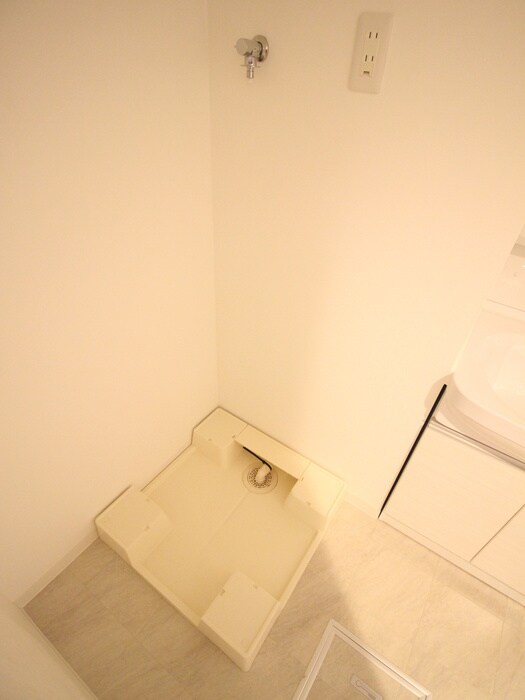 物件内観写真13　(洗濯機置場)