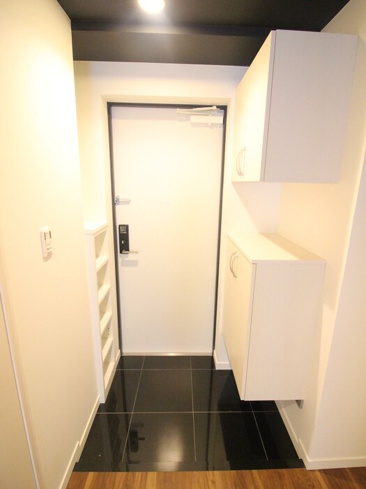 物件内観写真14　(玄関)