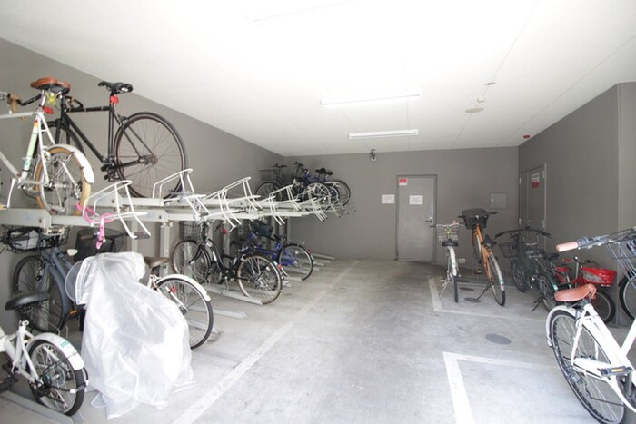 物件外観写真6　(駐輪場)