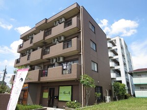 サンプラス３外観写真