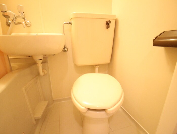 物件内観写真14　(トイレ)