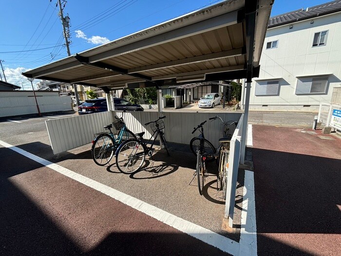 物件外観写真5　(駐輪場)