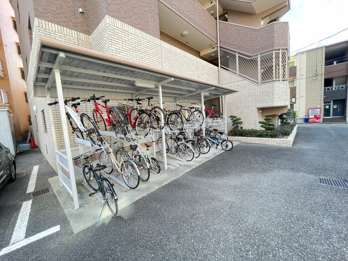 物件外観写真5　(駐輪場)