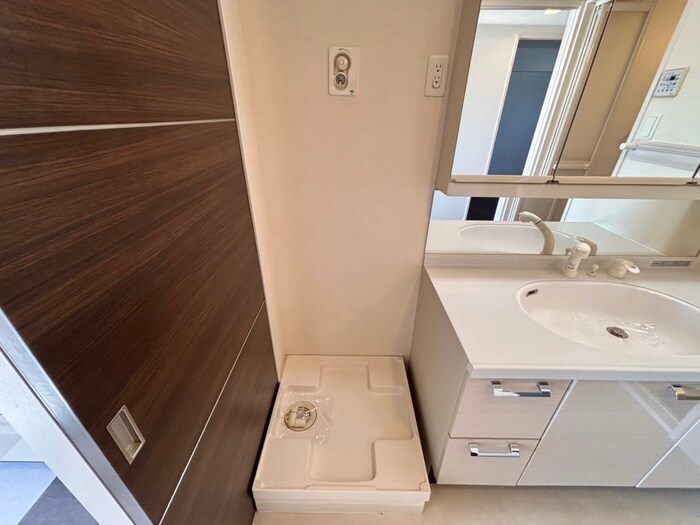 物件内観写真20　(洗濯機置場)