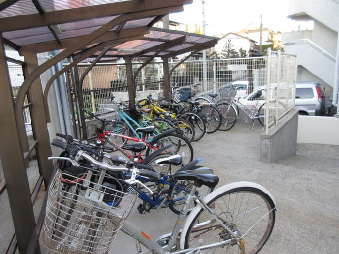 物件外観写真6　(駐輪場)
