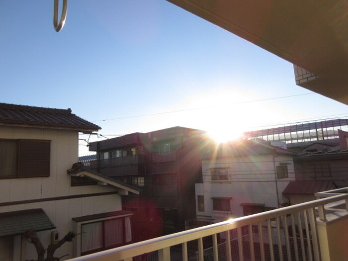 物件内観写真12　(室内からの展望)