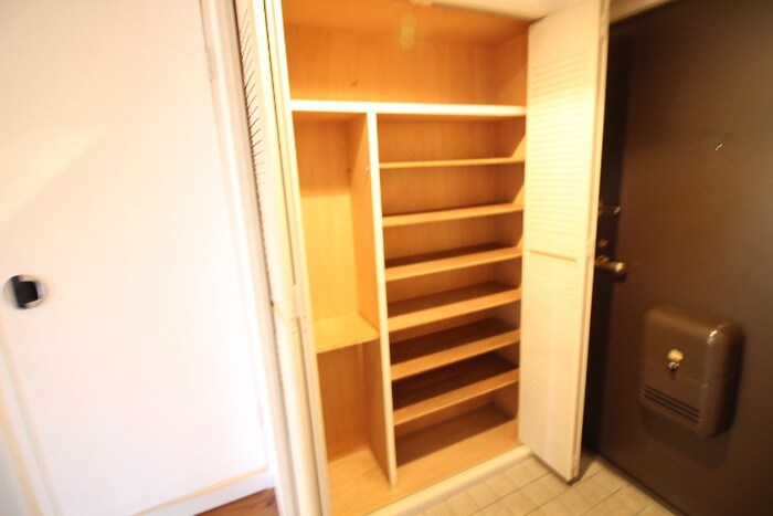 物件内観写真14　(靴箱)