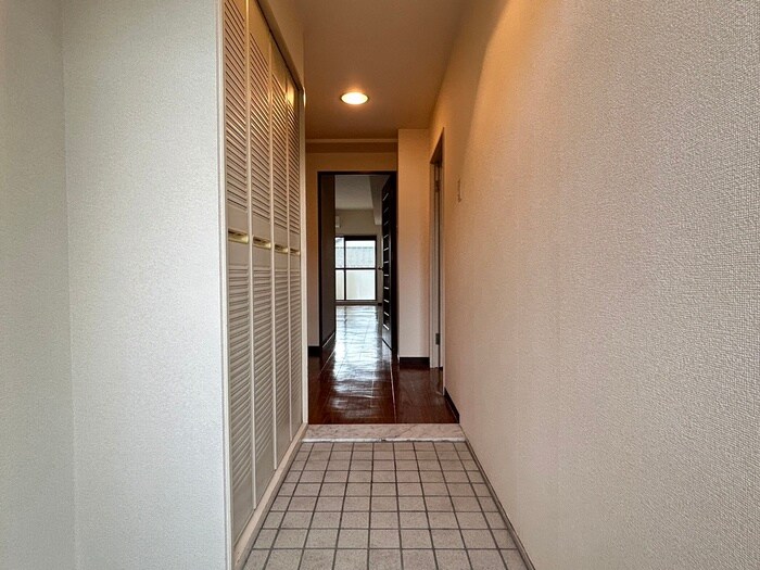 物件内観写真17　(玄関)