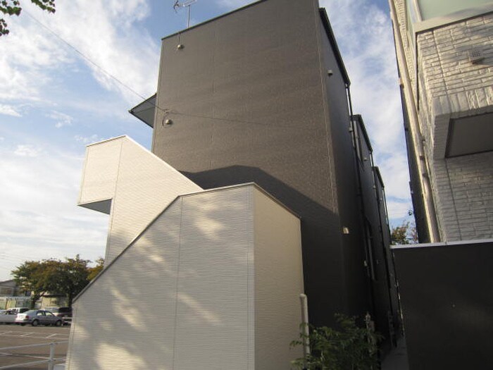 物件外観写真2　(外観写真)