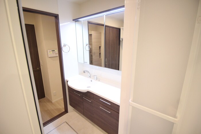 物件内観写真7　(洗面)