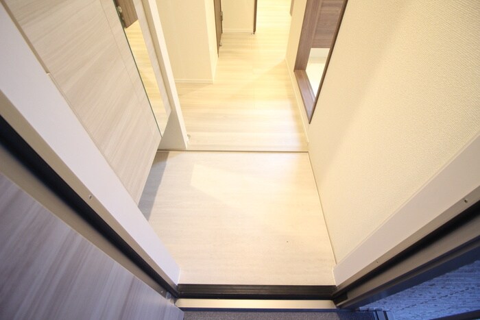 物件内観写真10　(玄関)