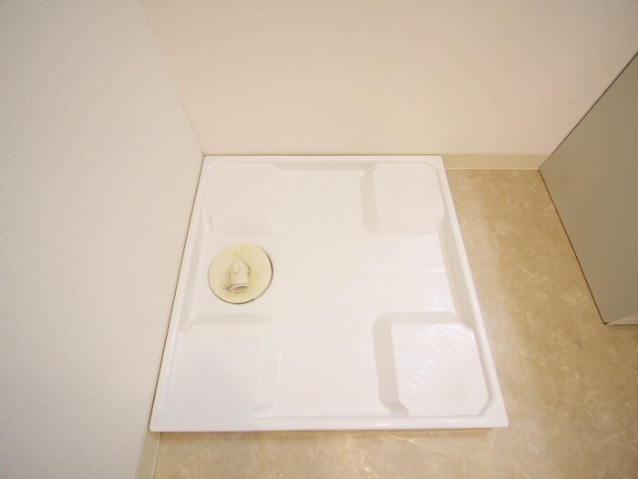 物件内観写真12　(洗濯機置場)