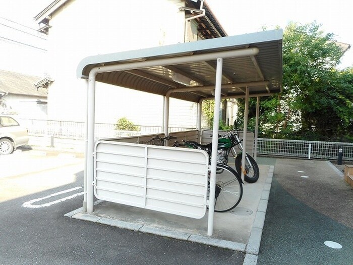 物件外観写真6　(駐輪場)