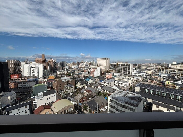 物件内観写真11　(室内からの展望)