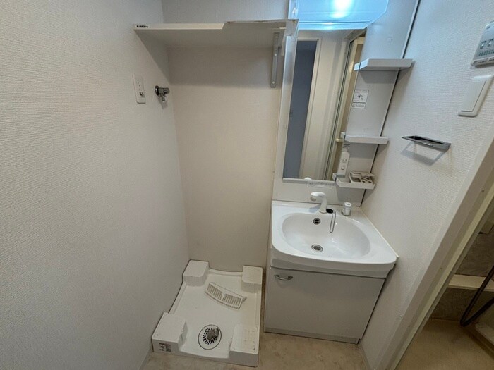 物件内観写真13　(洗濯機置場)