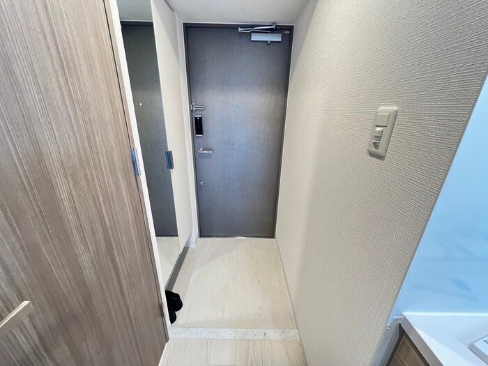 物件内観写真16　(玄関)