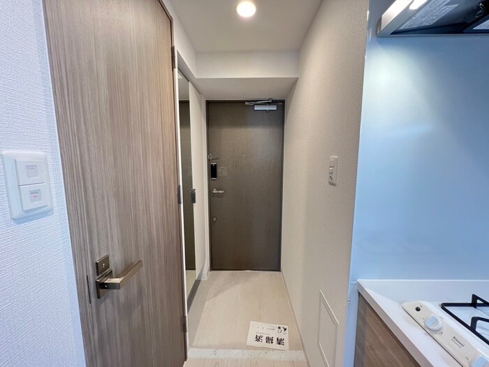 物件内観写真16　(玄関)