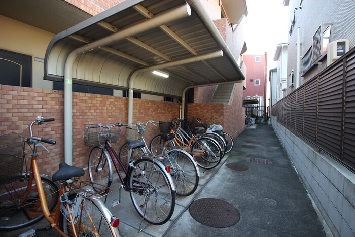物件外観写真6　(駐輪場)