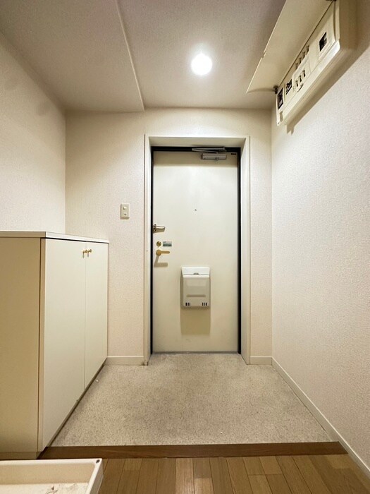 物件内観写真18　(玄関)