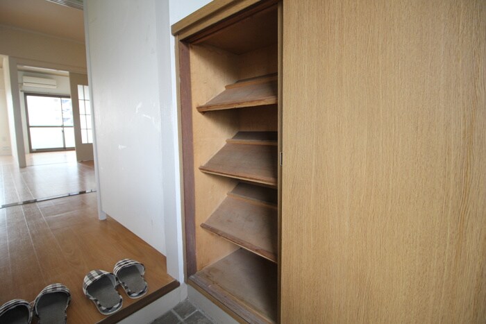 物件内観写真14　(靴箱)