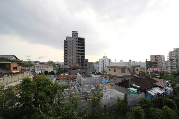 物件内観写真16　(室内からの展望)