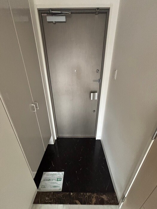 物件内観写真14　(玄関)