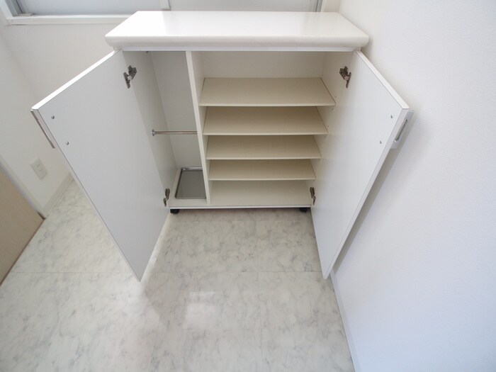 物件内観写真18　(靴箱)