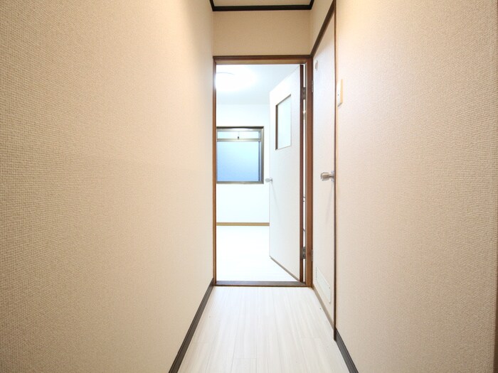 物件内観写真18　(廊下)