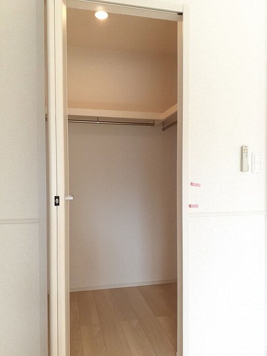 物件内観写真7　(収納)