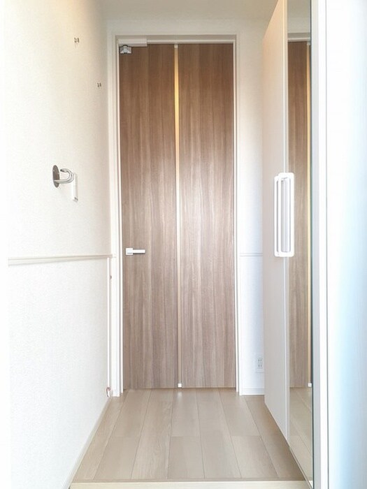 物件内観写真8　(廊下)