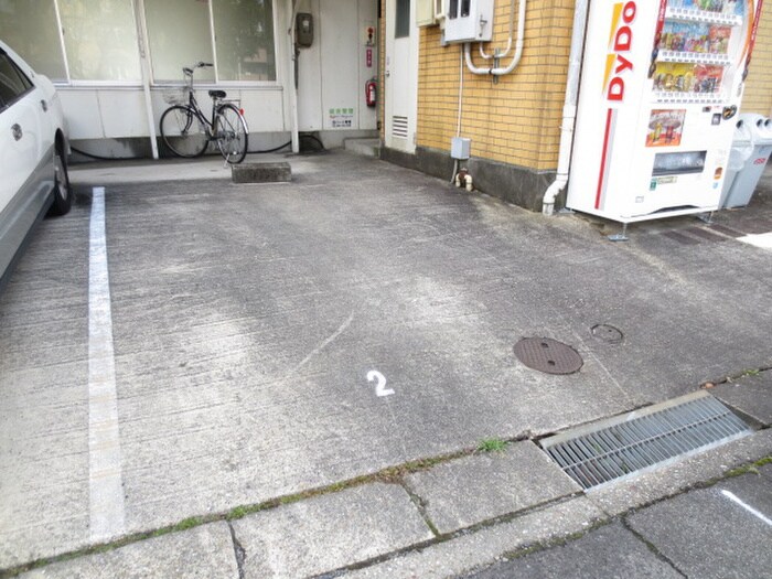 物件外観写真4　(駐車場)