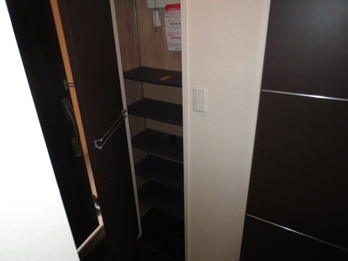 物件内観写真8　(靴箱)