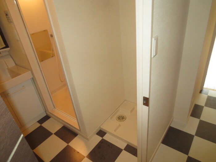 物件内観写真11　(洗濯機置場)