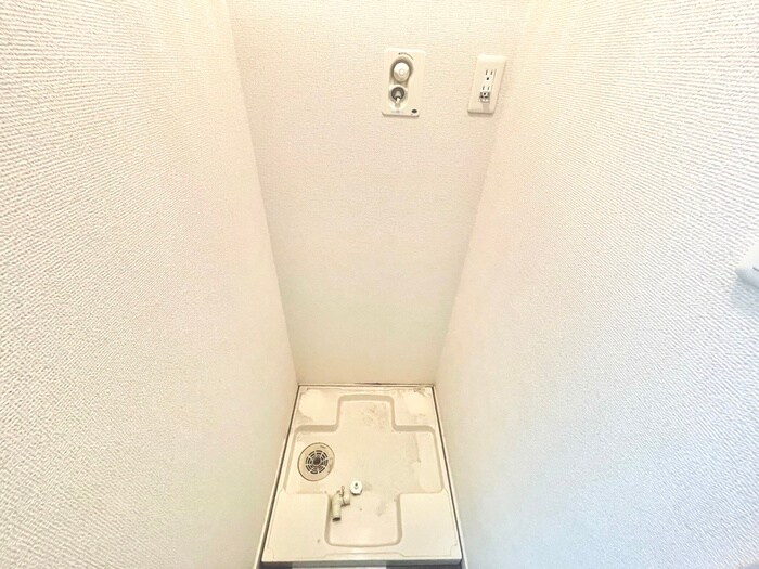 物件内観写真14　(洗濯機置場)