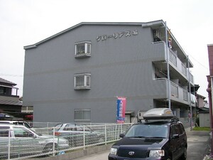 グロ－リアス城外観写真