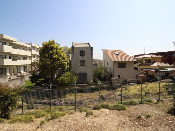 物件内観写真11　(室内からの展望)