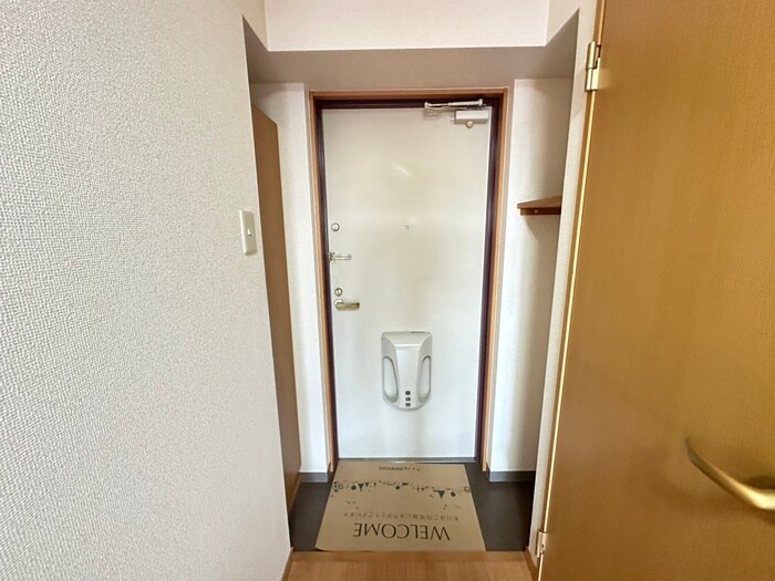 物件内観写真21　(玄関)