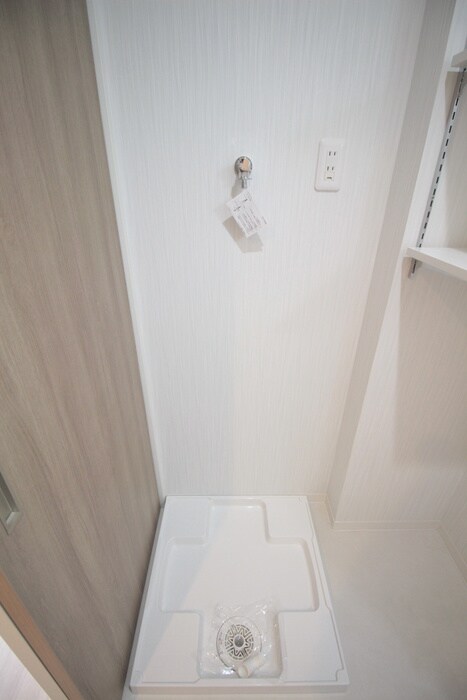 物件内観写真10　(洗濯機置場)