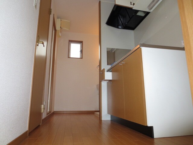 物件内観写真11　(廊下)