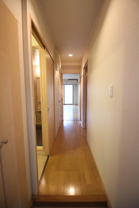 物件内観写真15　(廊下)