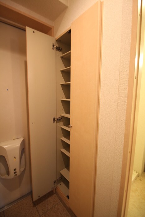 物件内観写真16　(靴箱)