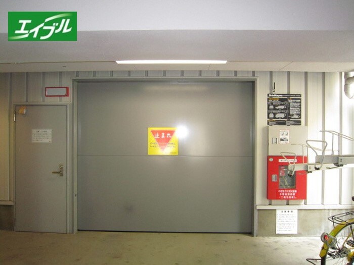 物件外観写真2　(駐車場)