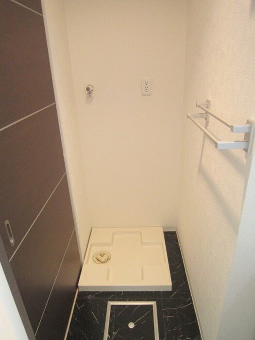 物件内観写真15　(洗濯機置場)