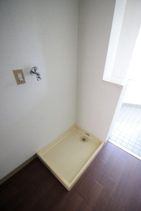 物件内観写真14　(洗濯機置場)