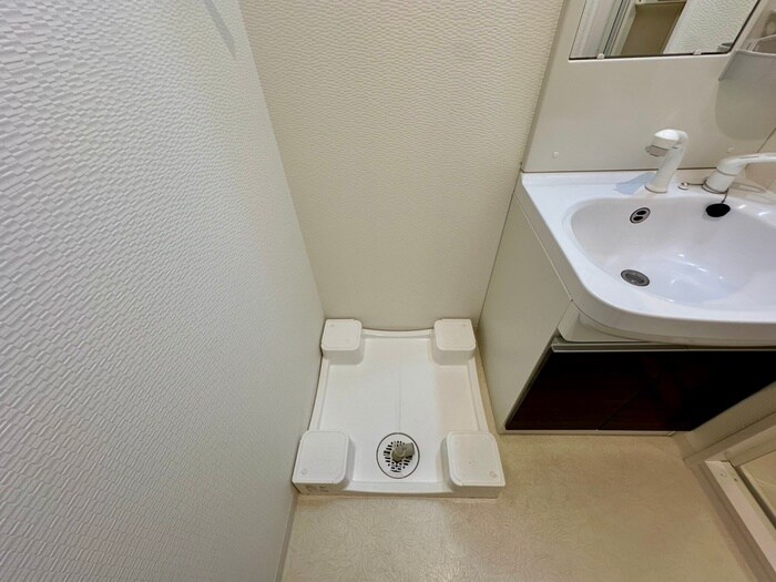 物件内観写真16　(洗濯機置場)