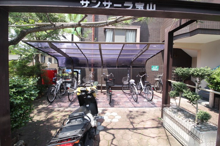 物件外観写真5　(駐輪場)