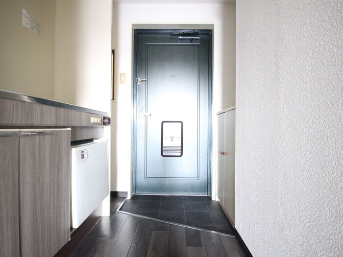 物件内観写真16　(玄関)