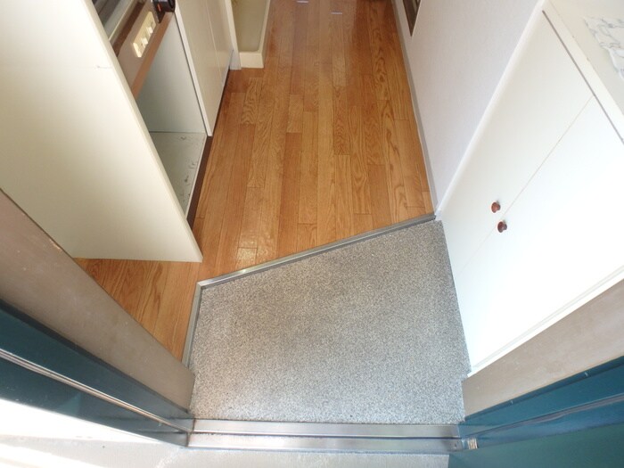 物件内観写真16　(玄関)