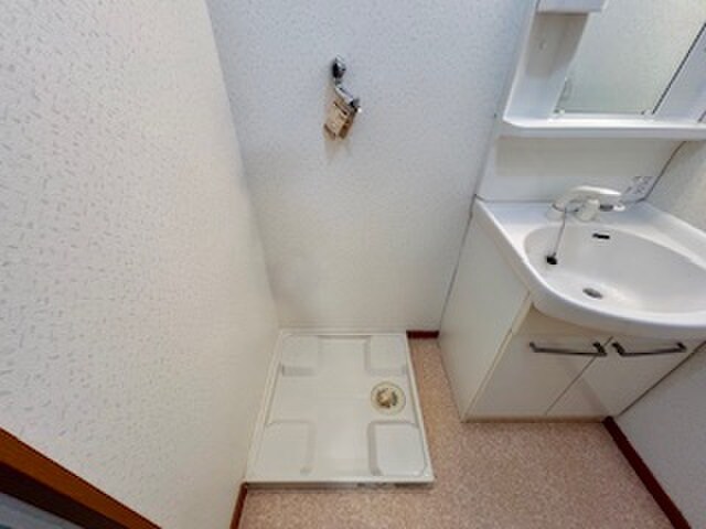 物件内観写真18　(洗濯機置場)