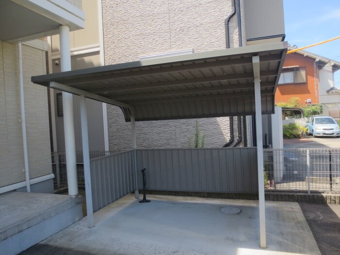 物件外観写真4　(駐輪場)